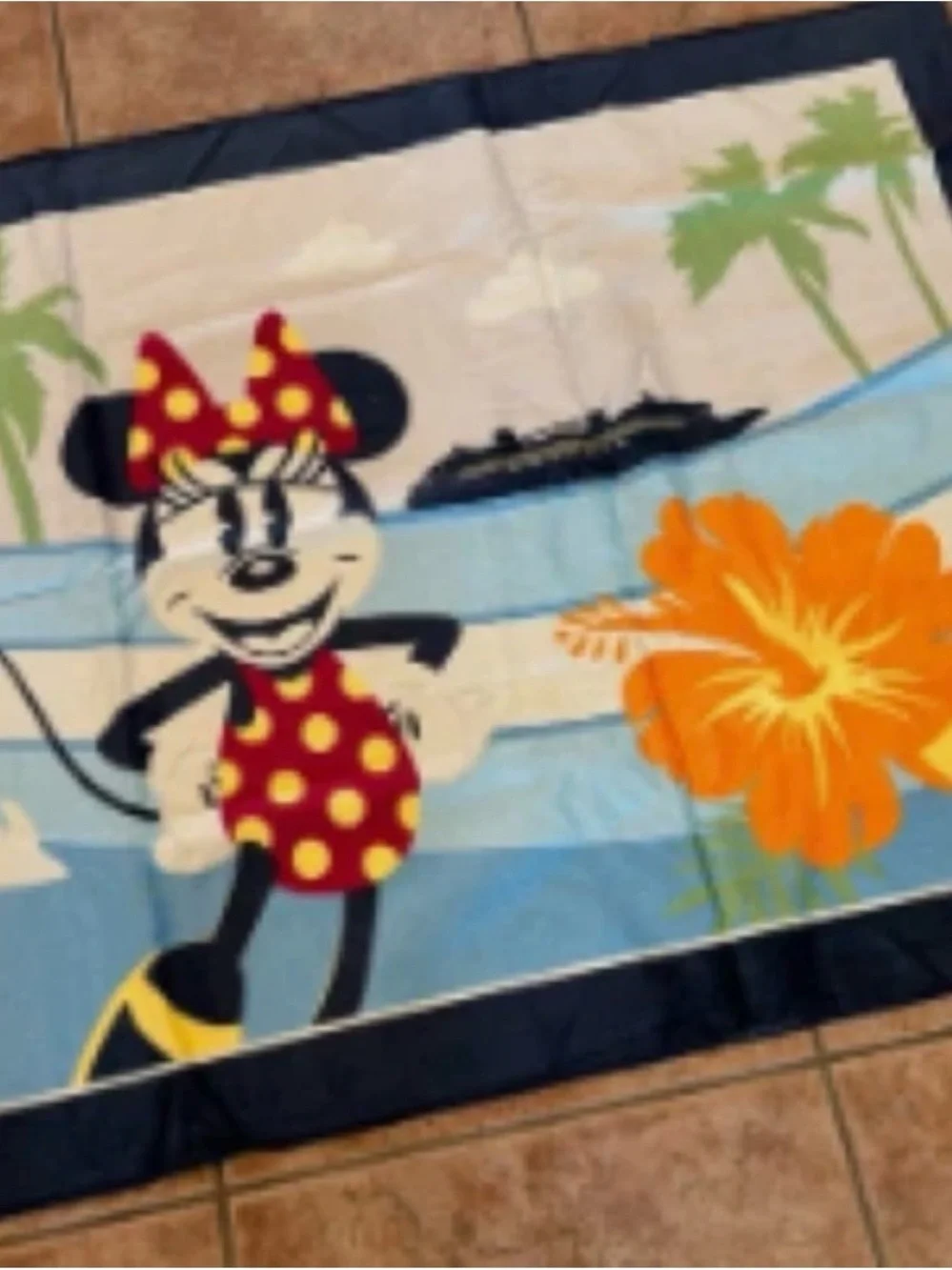 New Disney Cruise Line Minnie Mickey Surfing Beach Pool Towel 60 x 33